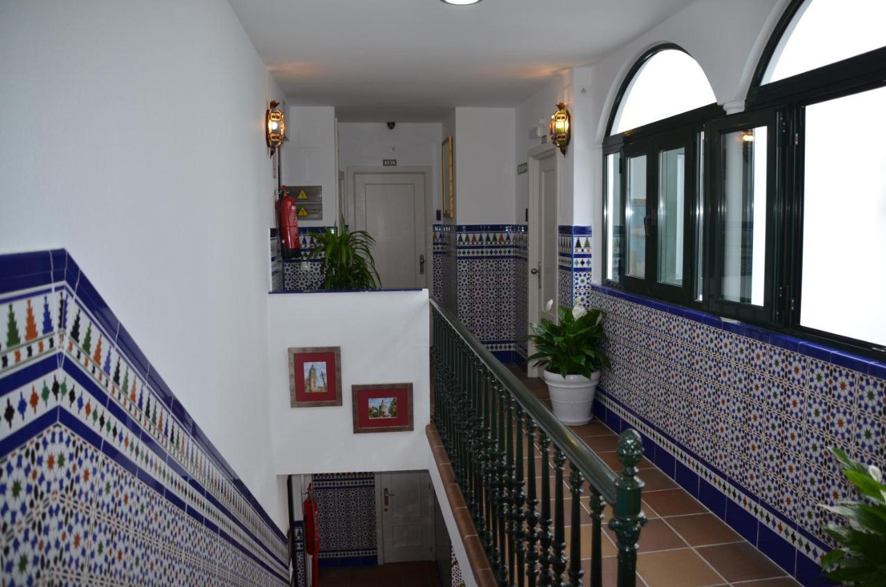 Hotel Dona Lina Севілья Екстер'єр фото